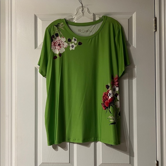DG2 by Diane Gilman Tops - DG2 by Diane Gilman Vibrant Green Floral Short Sleeve Top